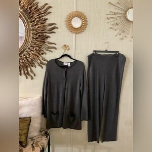 Liz Claiborne Button Front knit Cardigan Pants Suit Size L Gray/Black 2pc C3